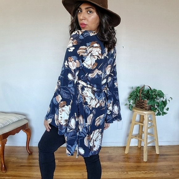 🏷CLEARANCE NAVY BLUE FLORAL TIE KIMONO CARDIGAN - Picture 3 of 10